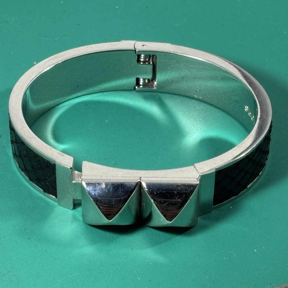 MICHAEL KORS SILVER+BLACK PYTHON LEATHER+PYRAMID STUD BANGLE‎ BRACELET